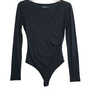 Abercrombie & Fitch Soft AWomen's Black V-neck Long Sleeve Body Suit, Size Small